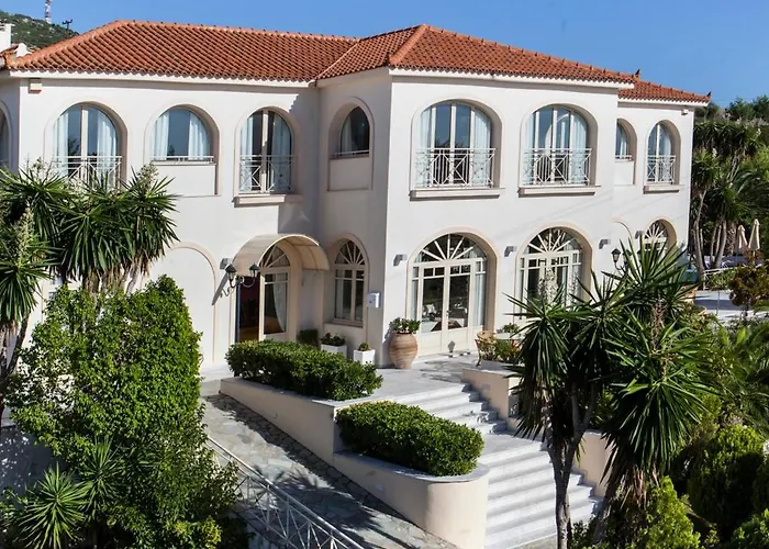 Lassi (Kefalonia) Dog Friendly Hotels near Katavothres